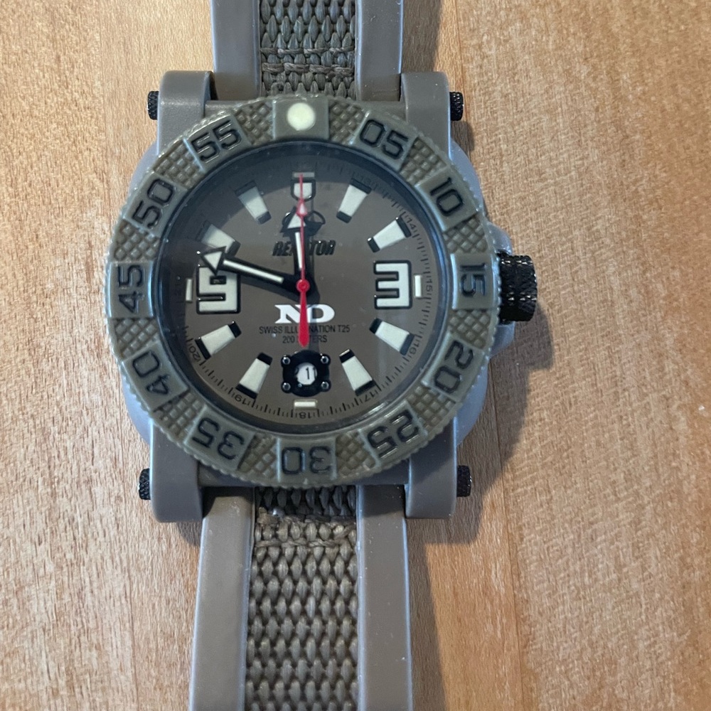 Reactor Gryphon watch